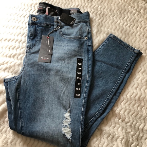 Torrid Bombshell Skinny Jean Premium Light Wash - Picture 9 of 11